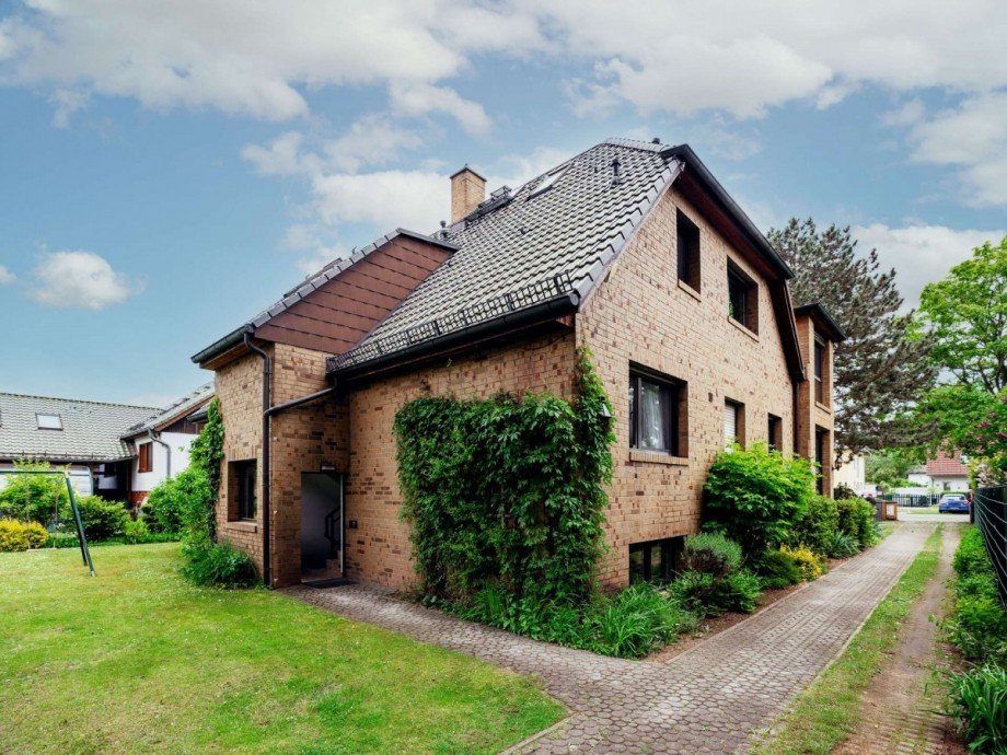 Seitenansicht Mehrfamilienhaus Berlin