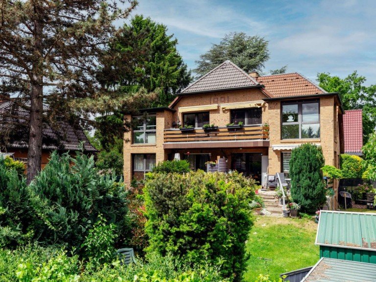 Frontsansicht. Berlin Mehrfamilienhaus Attraktive Kapitalanlage mit vollst�ndig vermieteten Wohneinheiten!